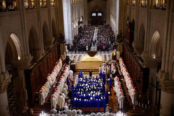 Торжественная месса и благодарность пожарным: как прошло открытие Нотр-Дама после пятилетней реставрации — в 20 фото (фото 19)