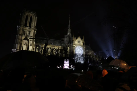 Торжественная месса и благодарность пожарным: как прошло открытие Нотр-Дама после пятилетней реставрации — в 20 фото (фото 24)
