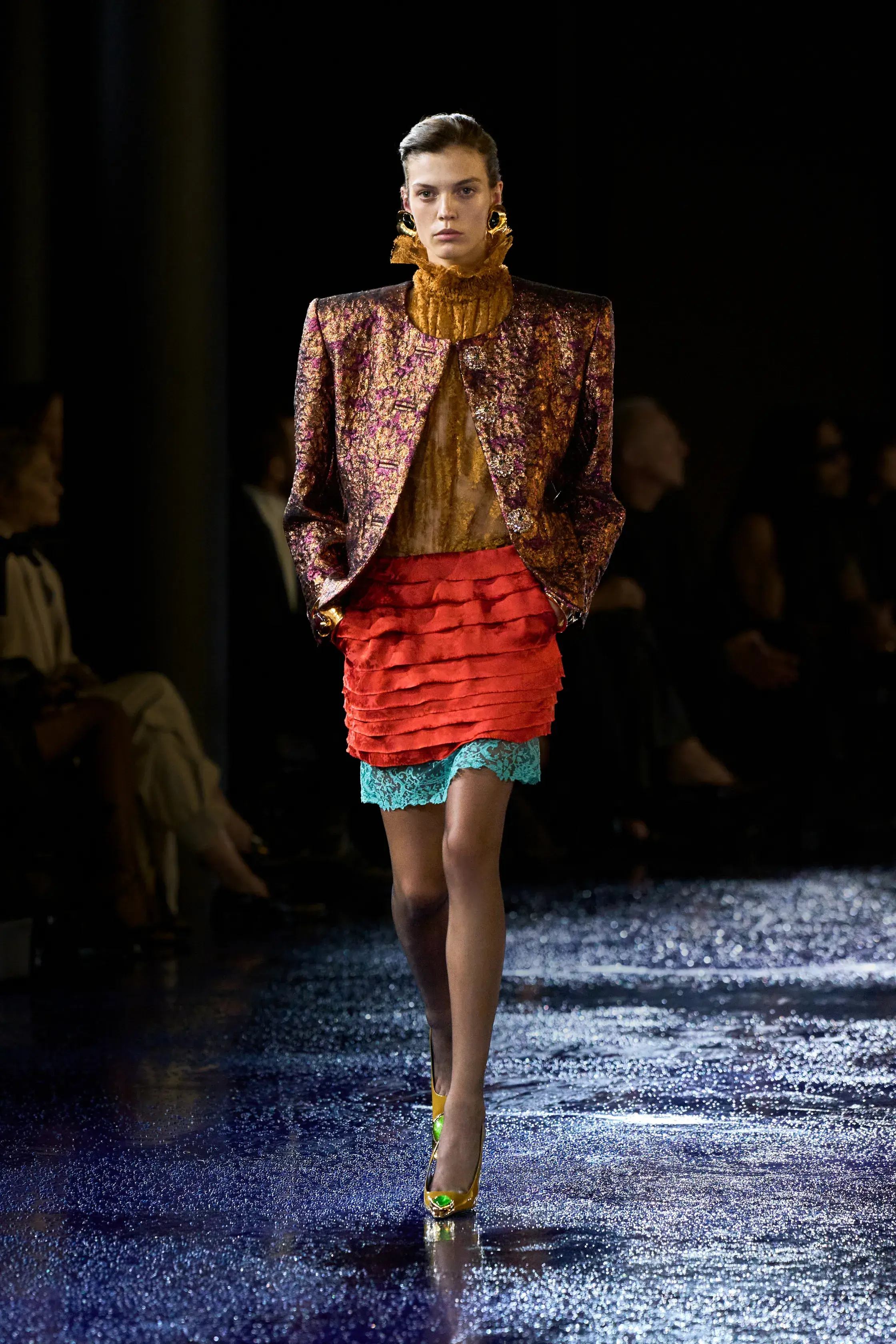 Saint Laurent, Miu Miu и Undercover: лучшие подиумные коллекции 2024 года. Выбор авторов тг-каналов (фото 35)