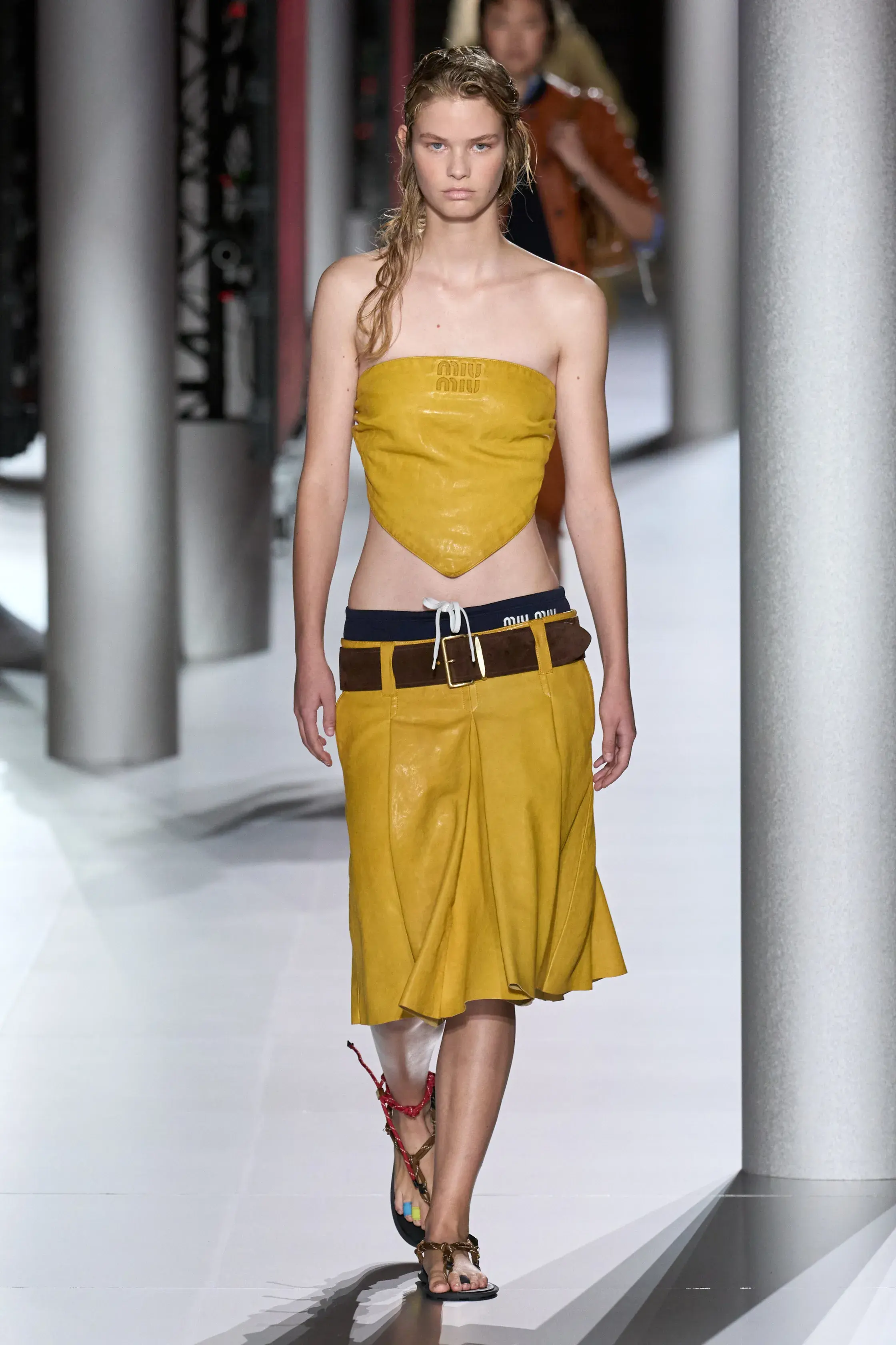 Saint Laurent, Miu Miu и Undercover: лучшие подиумные коллекции 2024 года. Выбор авторов тг-каналов (фото 10)