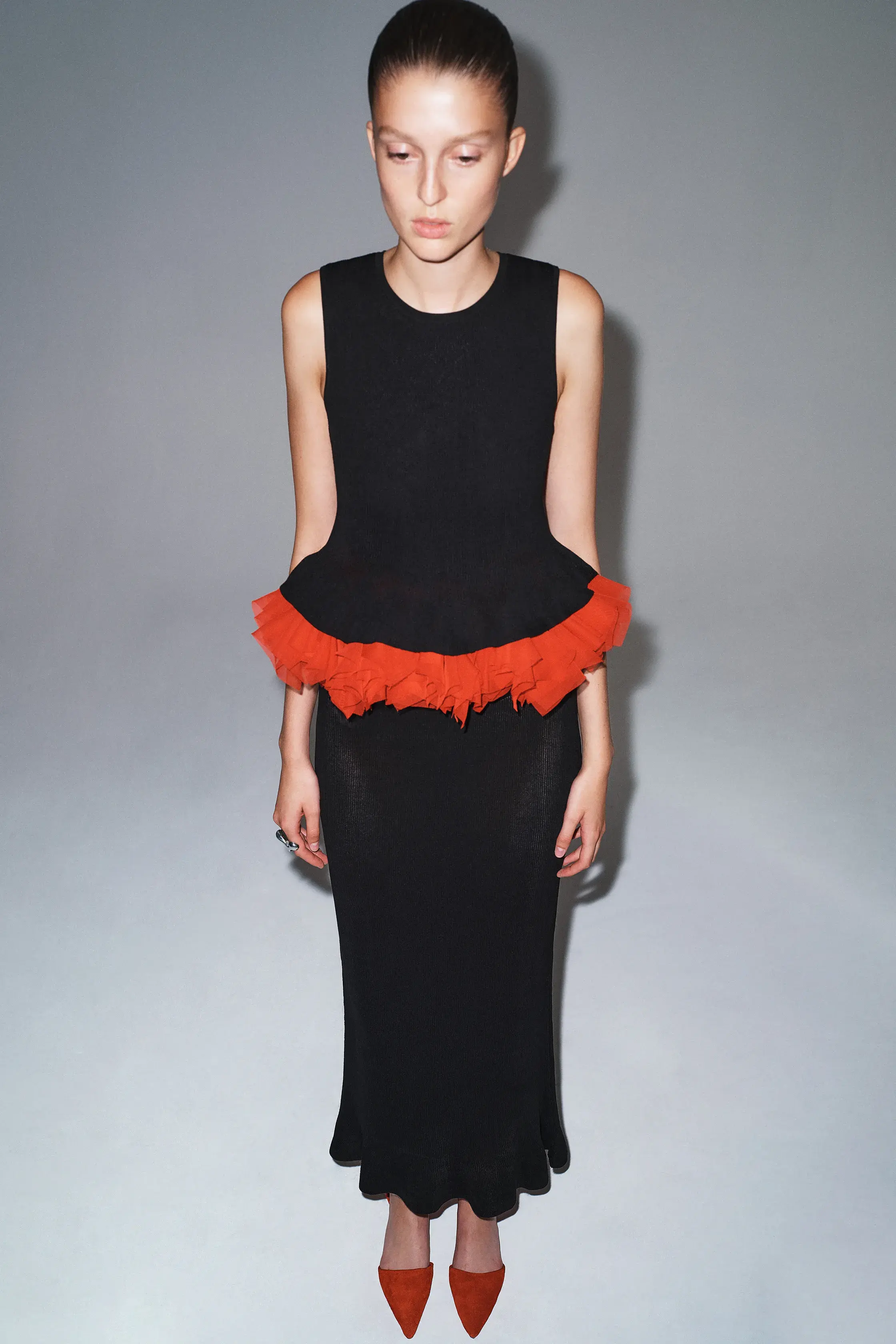 Saint Laurent, Miu Miu и Undercover: лучшие подиумные коллекции 2024 года. Выбор авторов тг-каналов (фото 30)