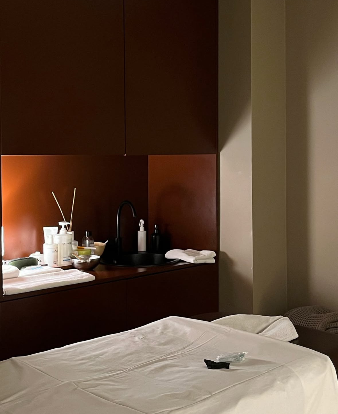 Новости салонов и клиник. Стрижка и уход для волос, чистка лица и авторский массаж (фото 43)