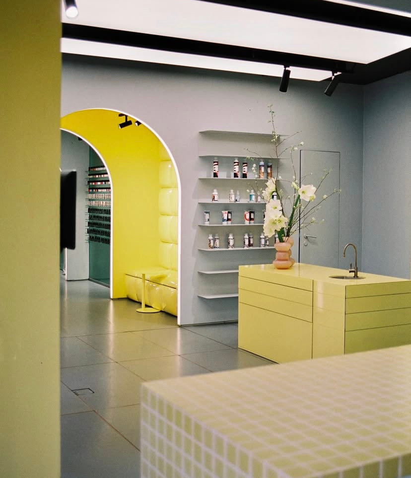 Новости салонов и клиник. Стрижка и уход для волос, чистка лица и авторский массаж (фото 9)