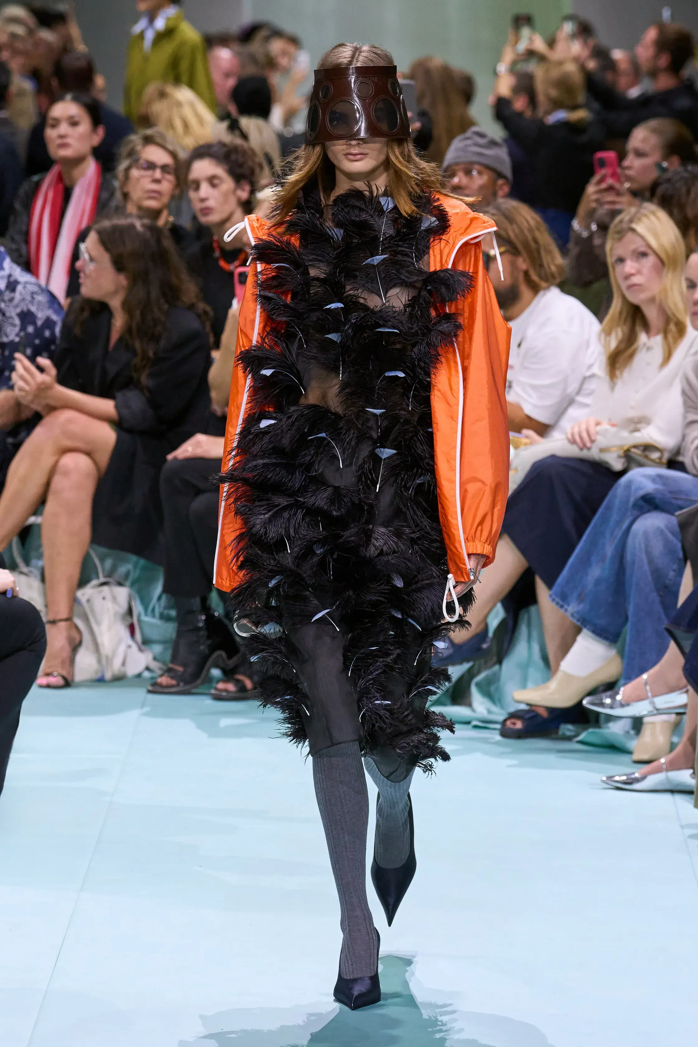 Вещь-гибрид, дождевик и еще три мегахита сезона весна-лето 2025 (фото 18)