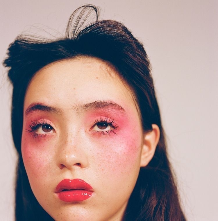 Dolled Up: тренд на кукольный макияж в День всех влюбленных — носим как Люси Бойнтон и Мэделин Петш (фото 12)