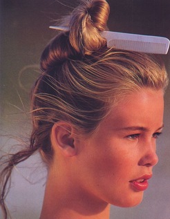 Игривые прически с отсылками к лесным животным: как повторить бьюти-образы из новой съемки Vereja (фото 16)