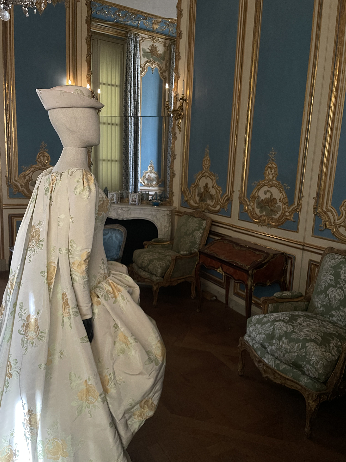 Вулканы Roberto Cavalli и первобытные инстинкты Prada: Неделя моды в Милане осень-зима 2025 глазами шеф-редактора BURO. (фото 46)