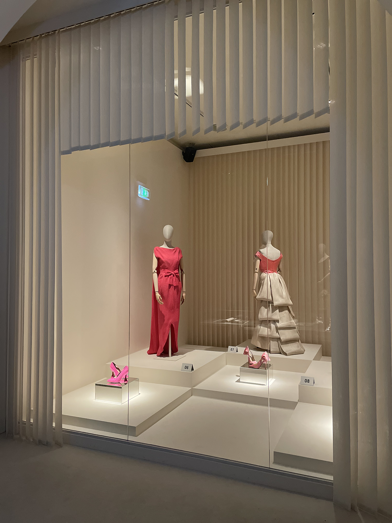 Вулканы Roberto Cavalli и первобытные инстинкты Prada: Неделя моды в Милане осень-зима 2025 глазами шеф-редактора BURO. (фото 14)