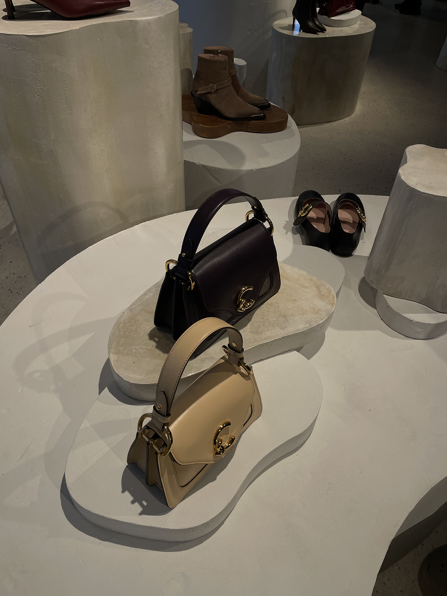 Вулканы Roberto Cavalli и первобытные инстинкты Prada: Неделя моды в Милане осень-зима 2025 глазами шеф-редактора BURO. (фото 5)