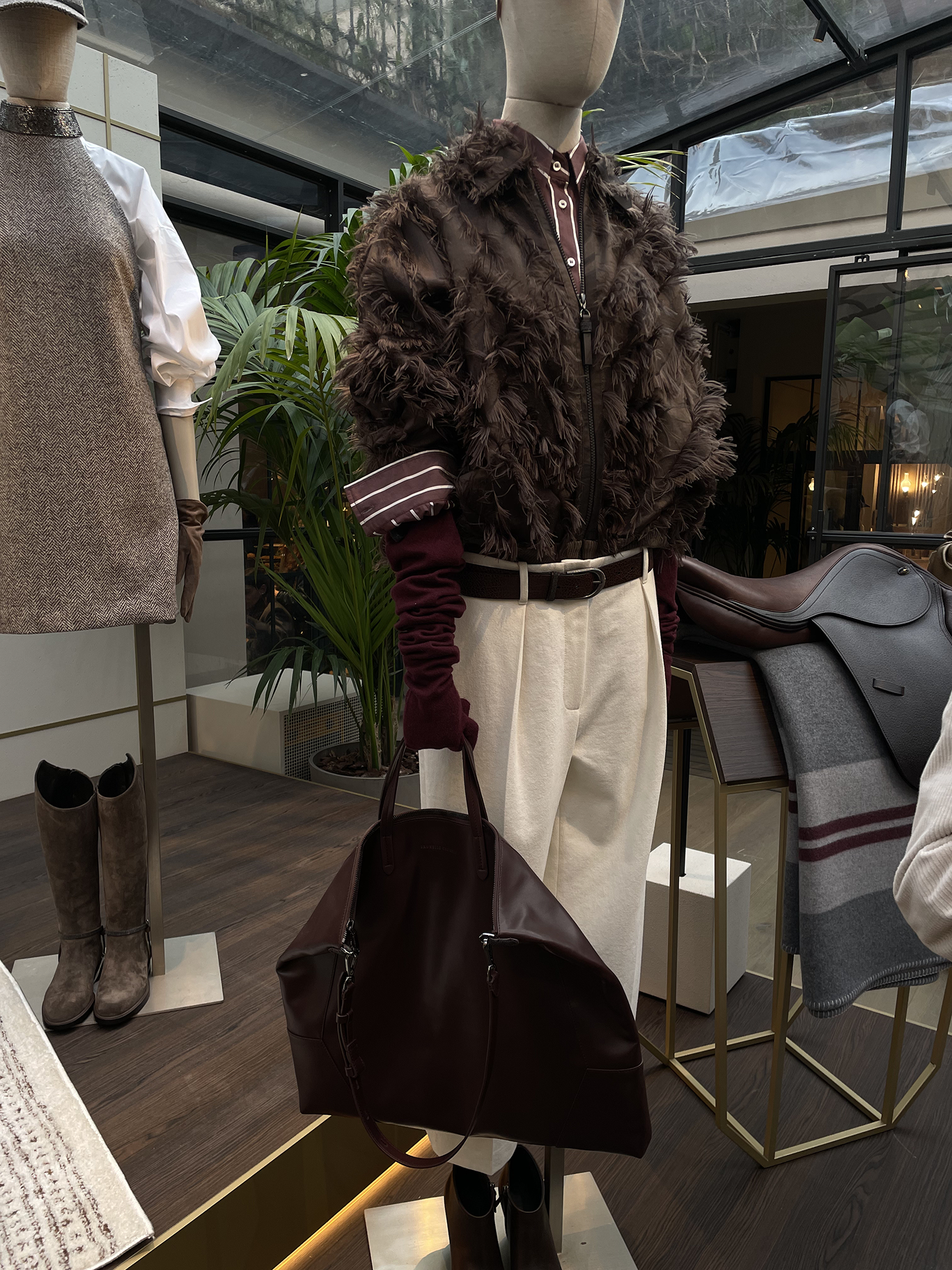 Вулканы Roberto Cavalli и первобытные инстинкты Prada: Неделя моды в Милане осень-зима 2025 глазами шеф-редактора BURO. (фото 21)