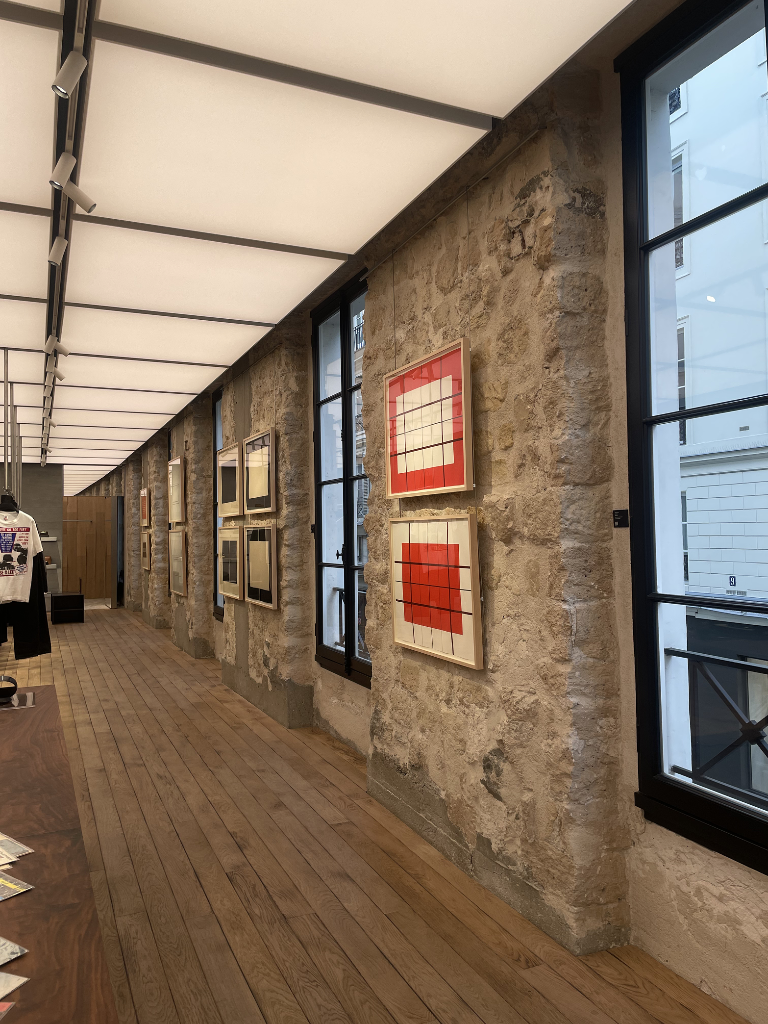 Вулканы Roberto Cavalli и первобытные инстинкты Prada: Неделя моды в Милане осень-зима 2025 глазами шеф-редактора BURO. (фото 63)