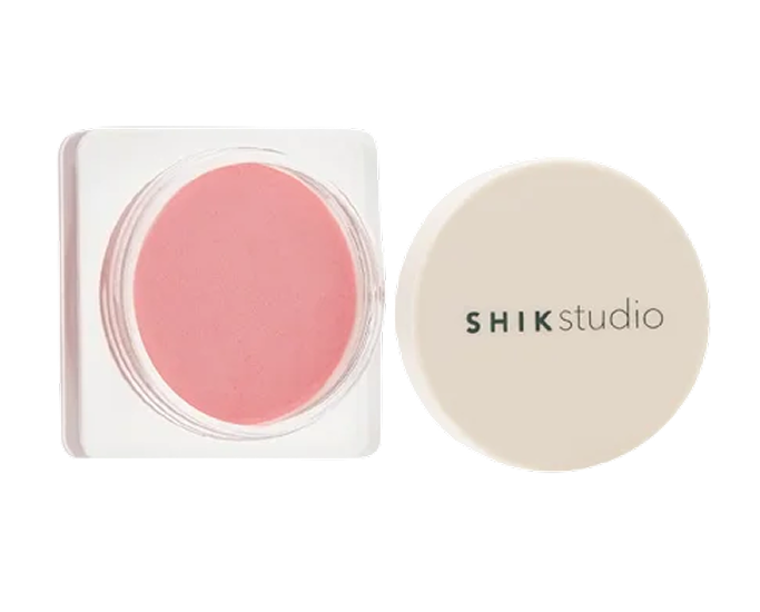 Для блеска в глазах: тренд на розовую пудру — носим как Кайли Дженнер, Джиджи Хадид и Сэди Синк (фото 43)