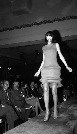 Назад в будущее: (ретро)футуризм в моде — от Куррежа до Жескьера (фото 13)