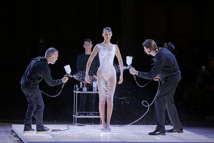 Назад в будущее: (ретро)футуризм в моде — от Куррежа до Жескьера (фото 61)