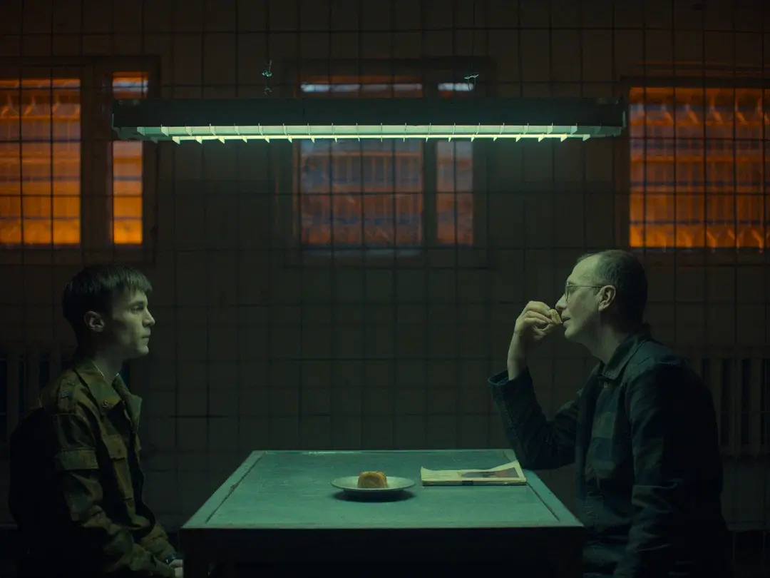 Античная трагедия с долей абсурда: каким получился сериал «Аутсорс» (фото 15)