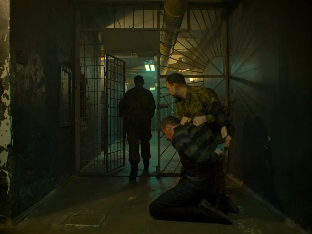 Античная трагедия с долей абсурда: каким получился сериал «Аутсорс» (фото 8)