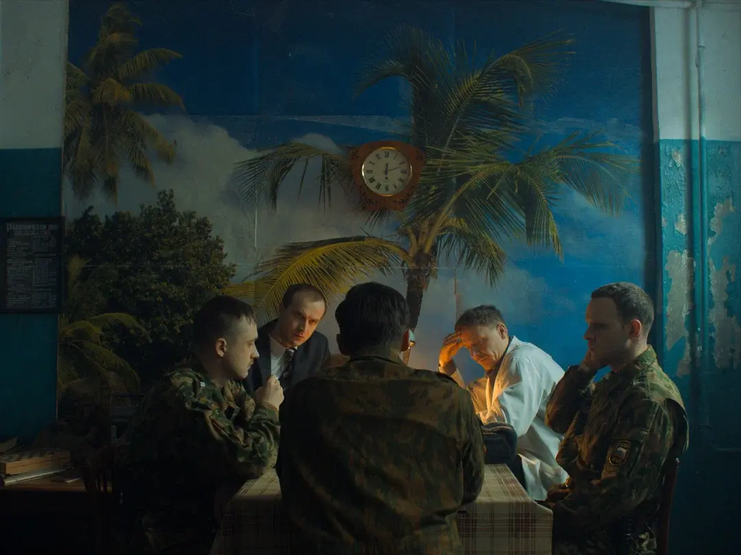 Античная трагедия с долей абсурда: каким получился сериал «Аутсорс» (фото 3)