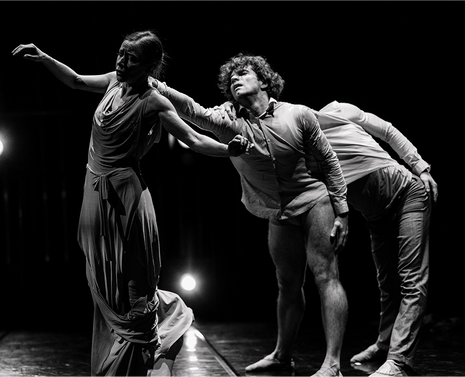 Мужчины в балете, «Мистерия» и личный бренд. Разговор с танцовщиками Игорем Цвирко и Денисом Савиным (фото 5)