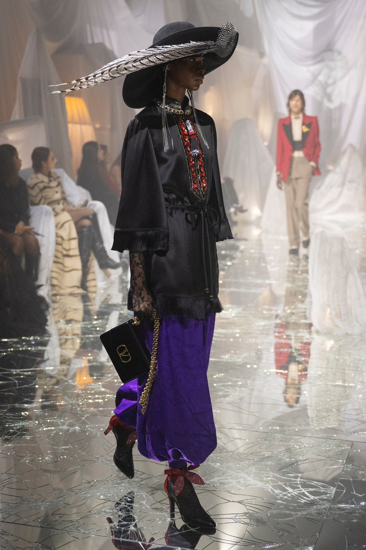 Брюки Аладдина. Где искать и как носить шаровары — выбор BURO. (фото 24)