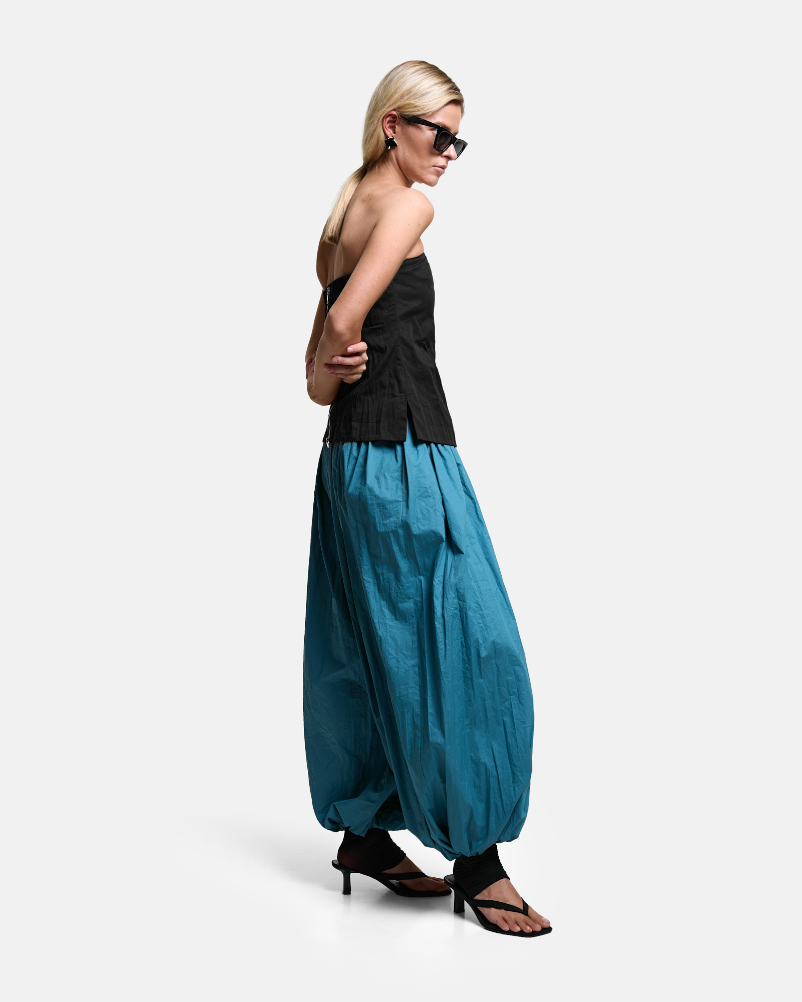 Брюки Аладдина. Где искать и как носить шаровары — выбор BURO. (фото 47)