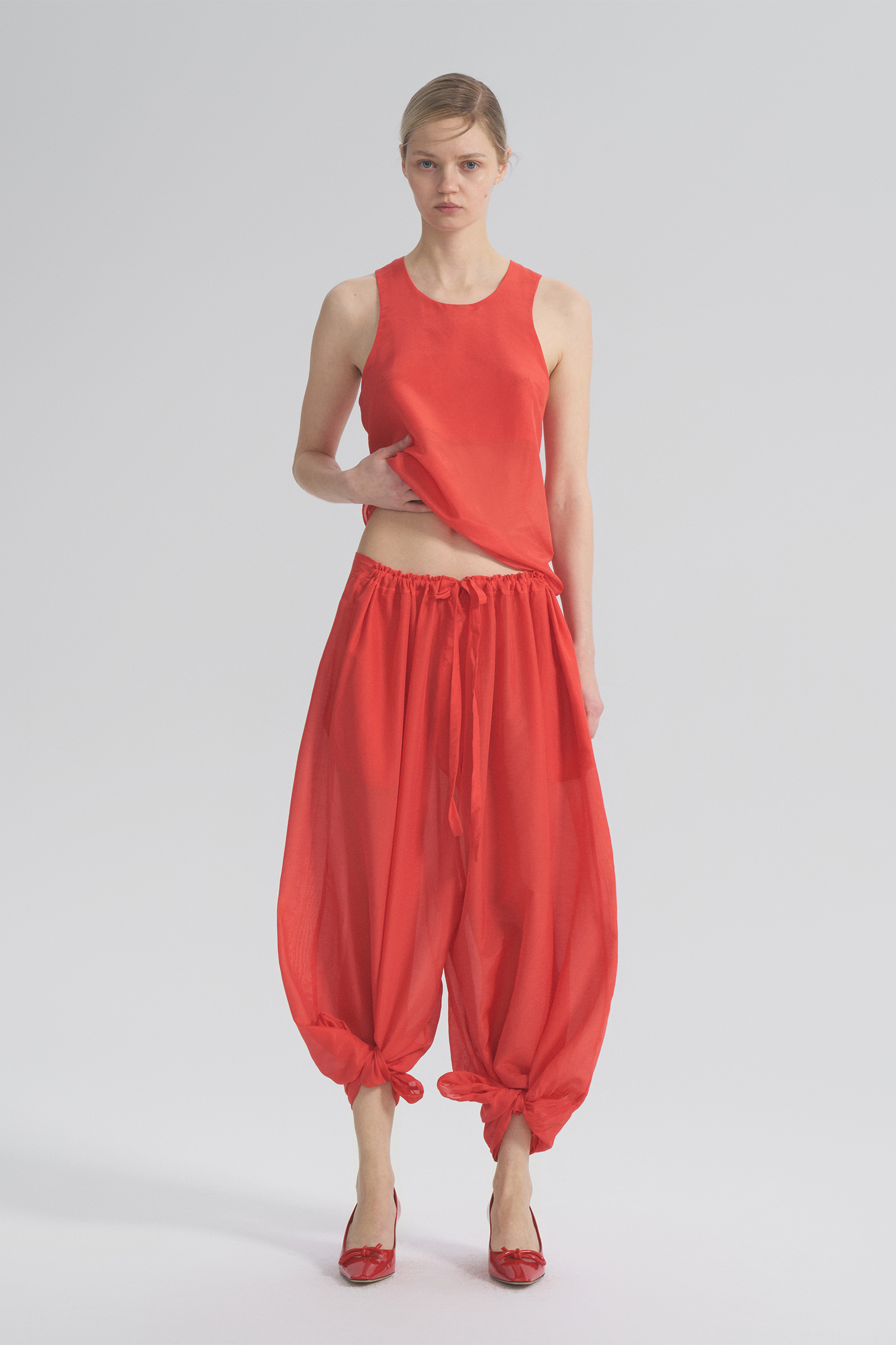 Брюки Аладдина. Где искать и как носить шаровары — выбор BURO. (фото 43)