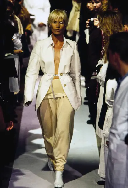 (Дис)пропорции и шоу как высказывание. Что общего у Мартина Маржелы и Марка Джейкобса (фото 25)