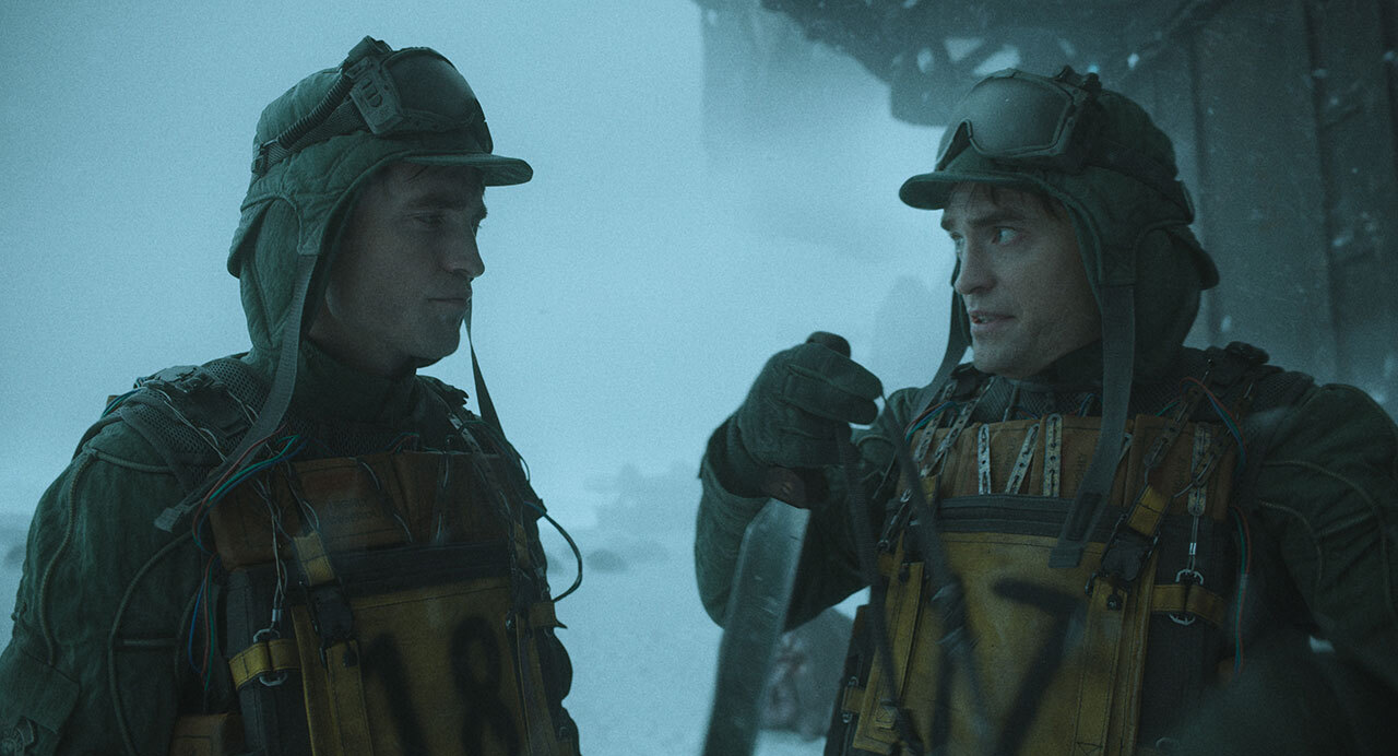 Ценность каждой жизни, колонизаторство и власть в руках идиотов: о чем размышляет Пон Джун-хо в фильме «Микки 17» (фото 20)