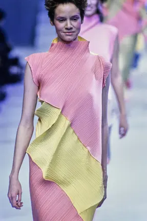 Технолог мира моды: Иссей Мияки в фактах и фотографиях (фото 12)