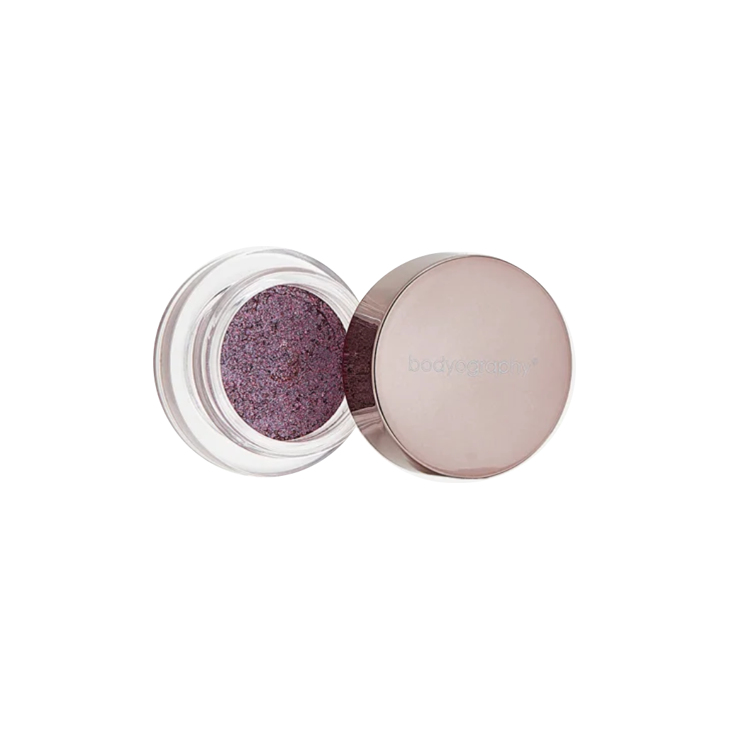 Fruit-Inspired: тренд на сливовый макияж — носим как Зендая, Оливия Родриго и Рианна (фото 42)