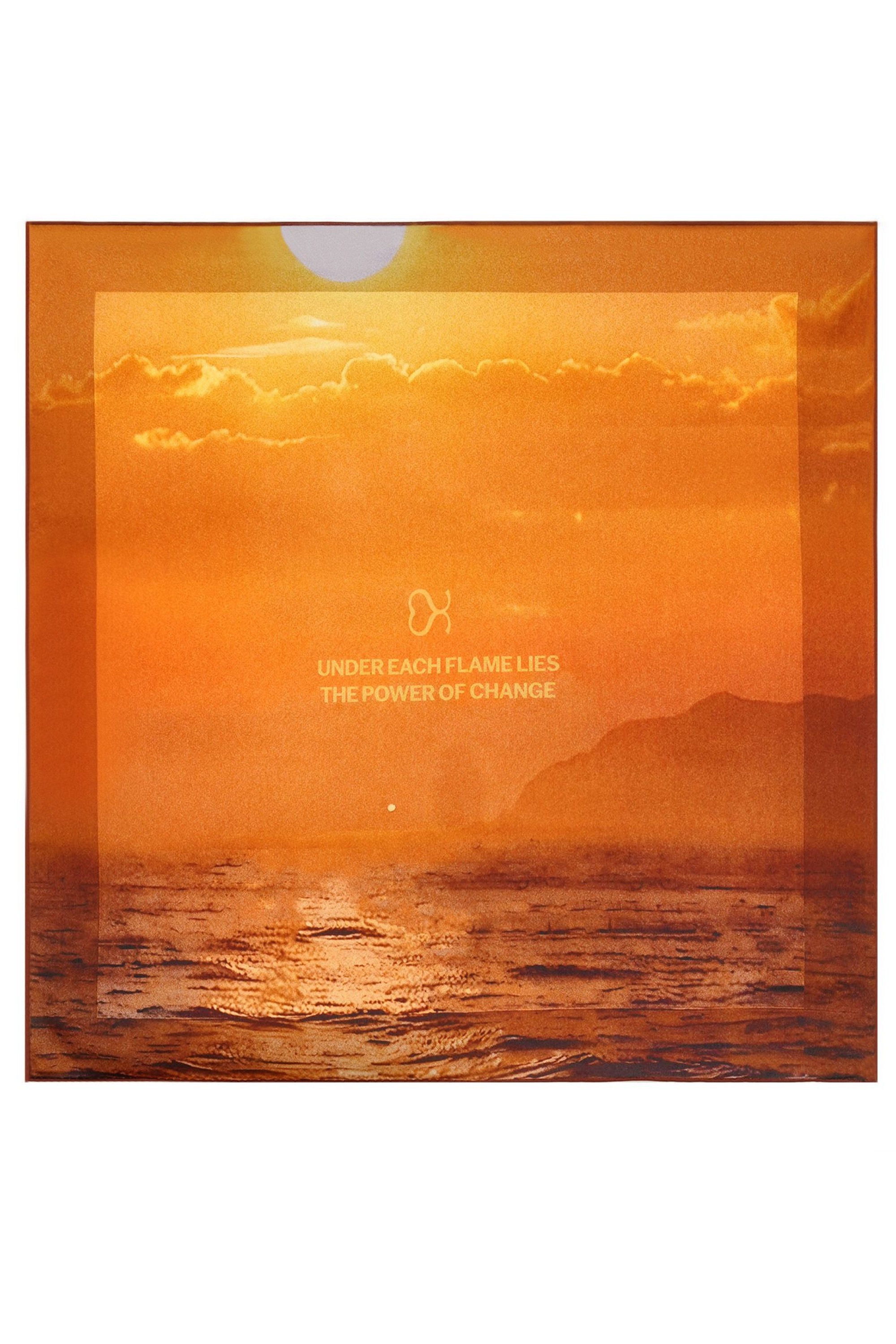 Блестящее бикини и желейные вьетнамки: что носить в купальном сезоне 2025 (фото 18)