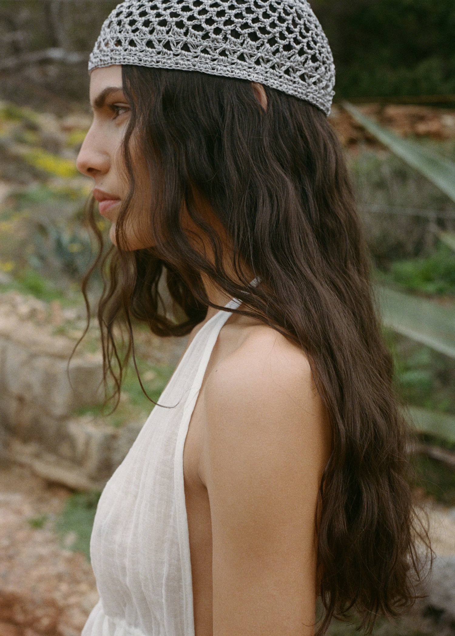 Блестящее бикини и желейные вьетнамки: что носить в купальном сезоне 2025 (фото 13)