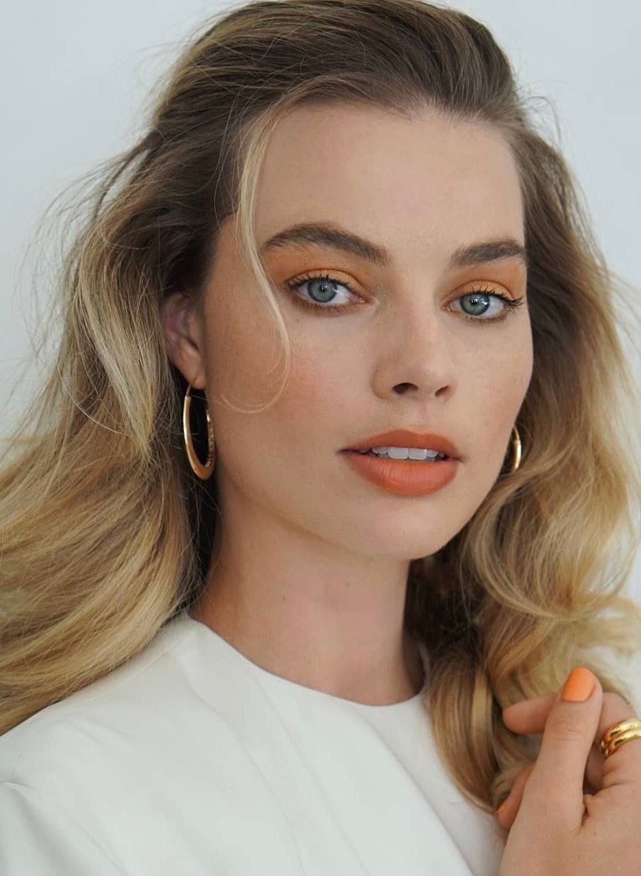 Total monochrome: тренд на макияж в одном цвете — носим как Ливия Нуньес, Марго Робби и Люси Хейл (фото 6)