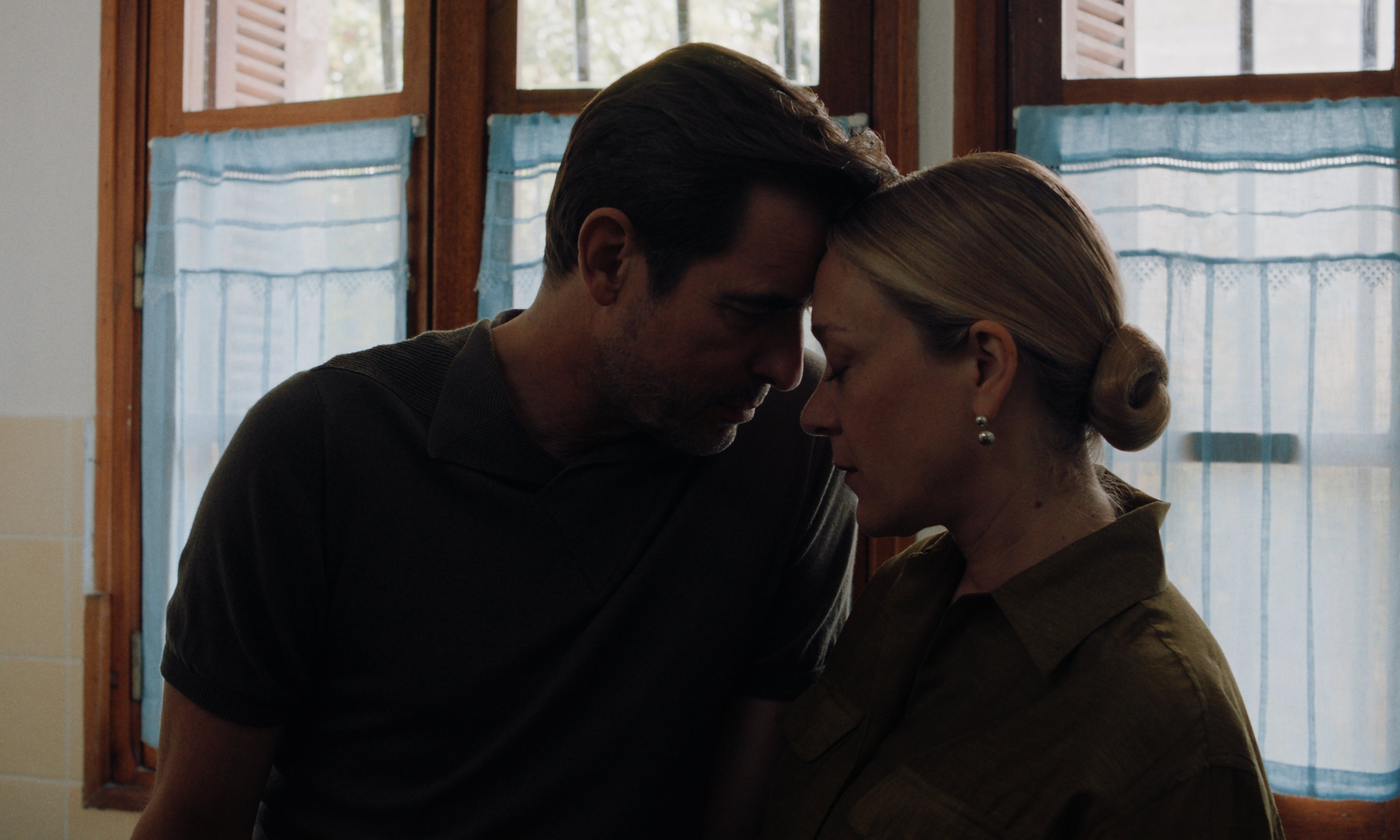 Изъяны общества потребления и летняя меланхолия: какой получилась экранизация романа Франсуазы Саган «Здравствуй, грусть!» (фото 23)