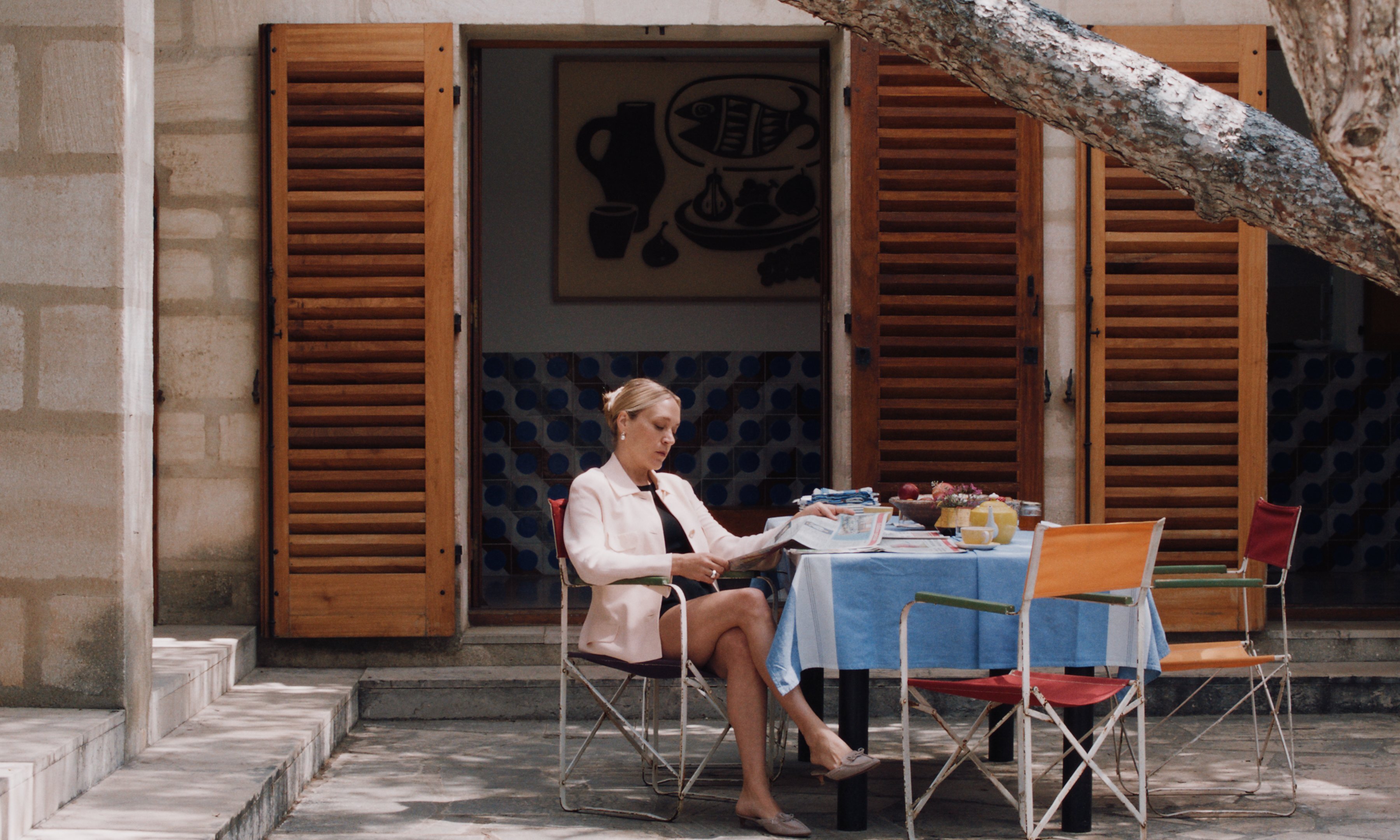 Изъяны общества потребления и летняя меланхолия: какой получилась экранизация романа Франсуазы Саган «Здравствуй, грусть!» (фото 11)