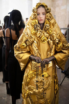 Сицилия, леопард, кресты и католические символы: Dolce&Gabbana — 40 лет (фото 81)