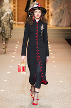 Сицилия, леопард, кресты и католические символы: Dolce&Gabbana — 40 лет (фото 74)