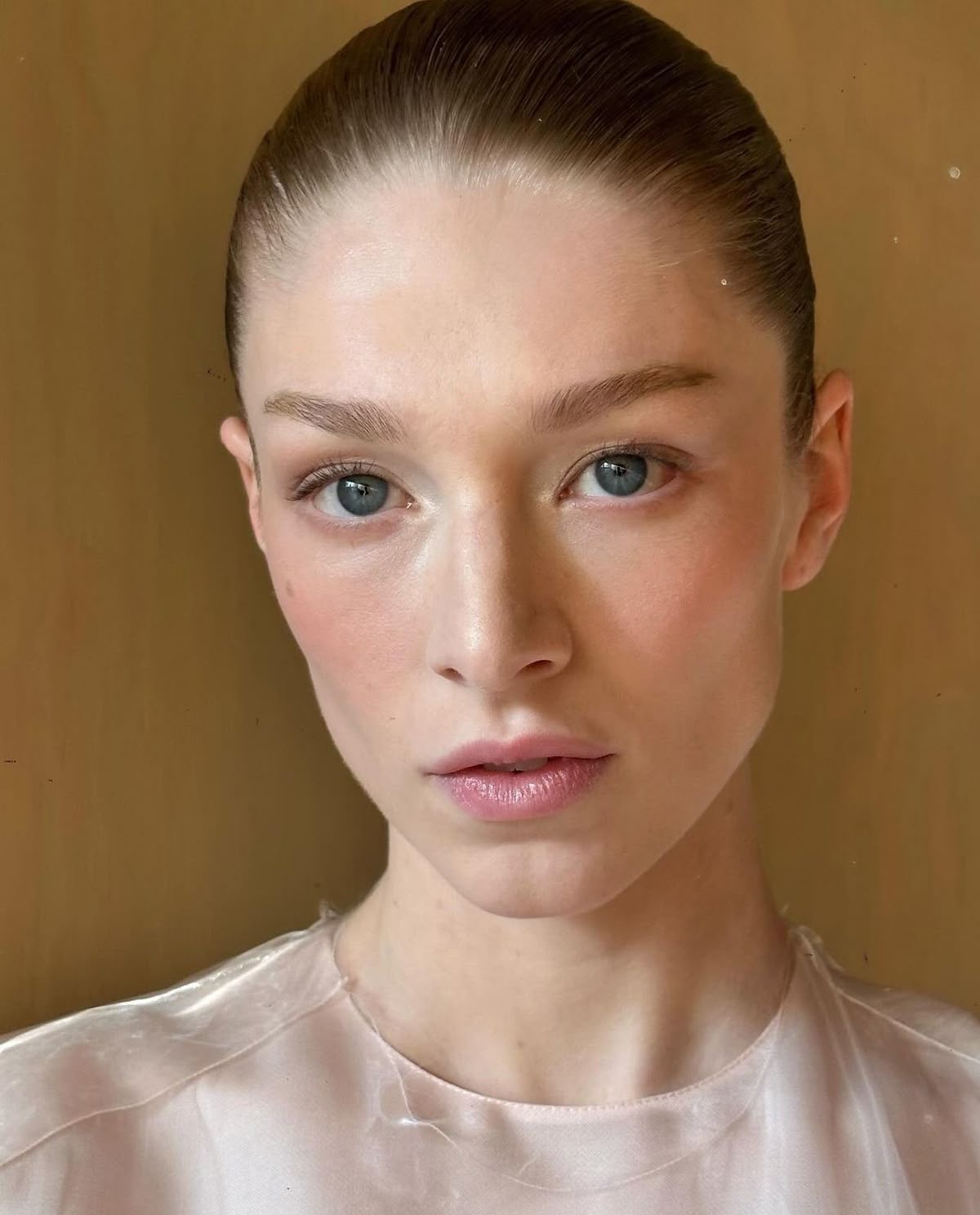 Scandinavian Girl: тренд на «северный» макияж — носим как Эльза Хоск, Матильда Джерф и Эмили Синдлев (фото 23)