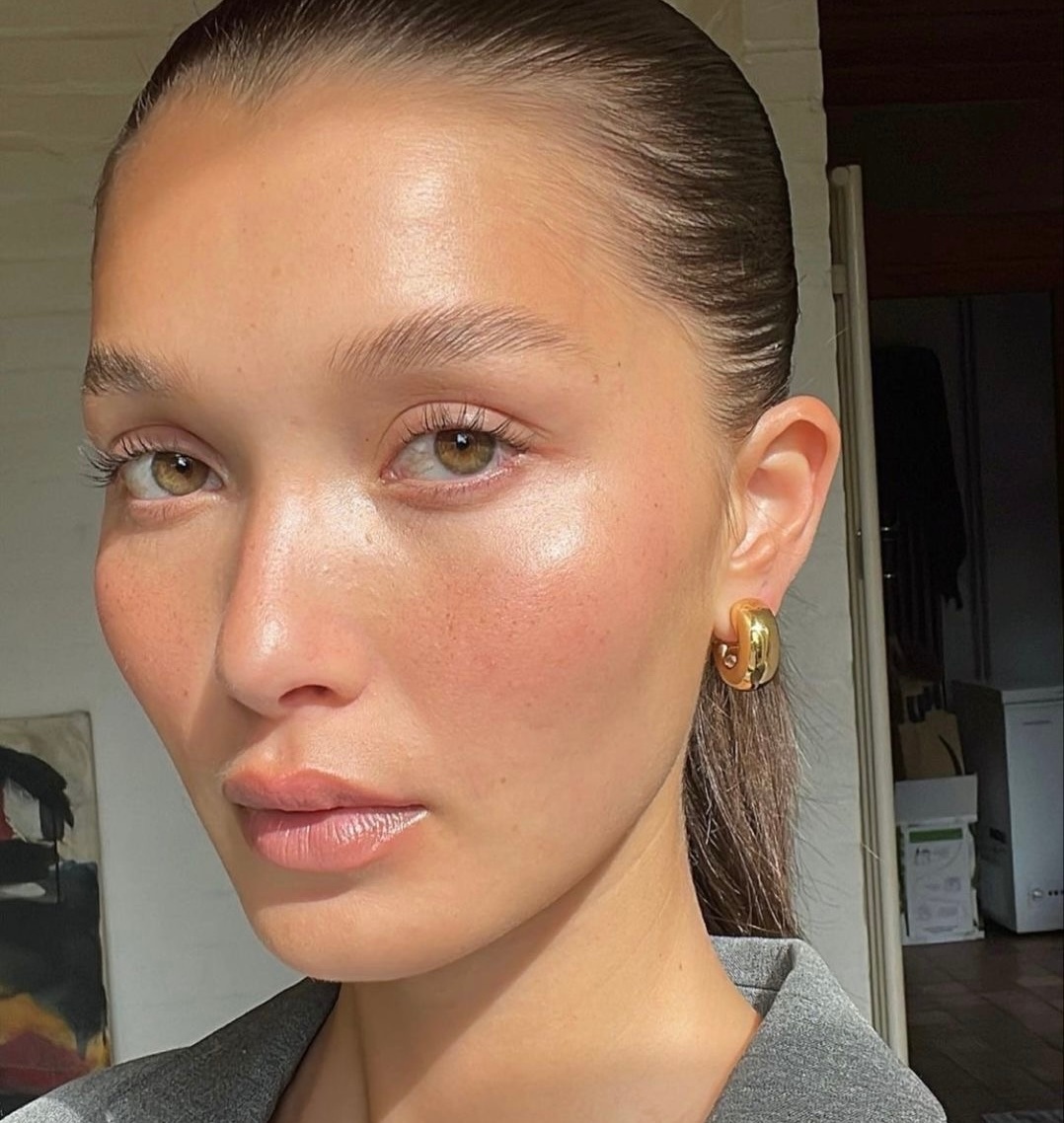 Scandinavian Girl: тренд на «северный» макияж — носим как Эльза Хоск, Матильда Джерф и Эмили Синдлев (фото 24)