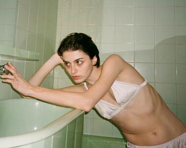 Габриетт — 28! Собираем образы в стиле королевы succubus chic (фото 41)