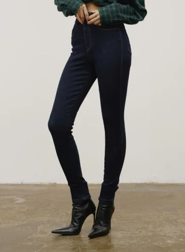 Слим и скинни: 15 узких джинсов для приближающейся осени (фото 15)