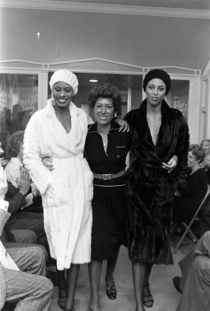 Fendi — 100 лет: от мастерской на Via del Plebiscito до шоу под Колизеем (фото 35)