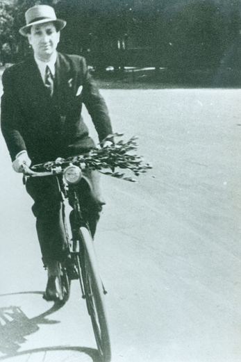 Fendi — 100 лет: от мастерской на Via del Plebiscito до шоу под Колизеем (фото 7)