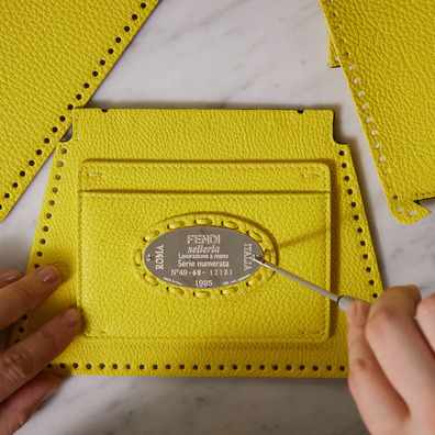 Fendi — 100 лет: от мастерской на Via del Plebiscito до шоу под Колизеем (фото 14)