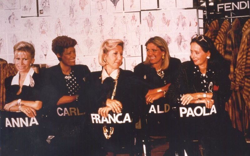 Fendi — 100 лет: от мастерской на Via del Plebiscito до шоу под Колизеем (фото 21)