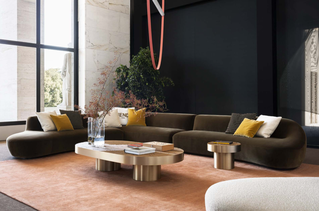 Fendi — 100 лет: от мастерской на Via del Plebiscito до шоу под Колизеем (фото 80)