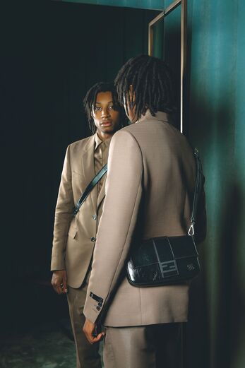 Fendi — 100 лет: от мастерской на Via del Plebiscito до шоу под Колизеем (фото 137)