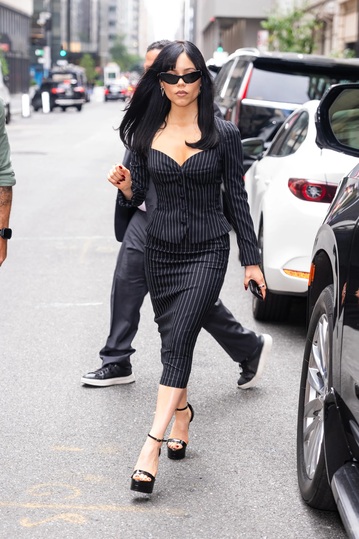 От звезды Disney до Уэнздей Аддамс: эволюция стиля Дженны Ортеги (фото 47)