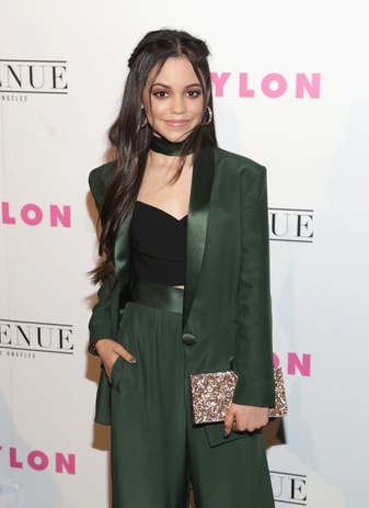 От звезды Disney до Уэнздей Аддамс: эволюция стиля Дженны Ортеги (фото 17)