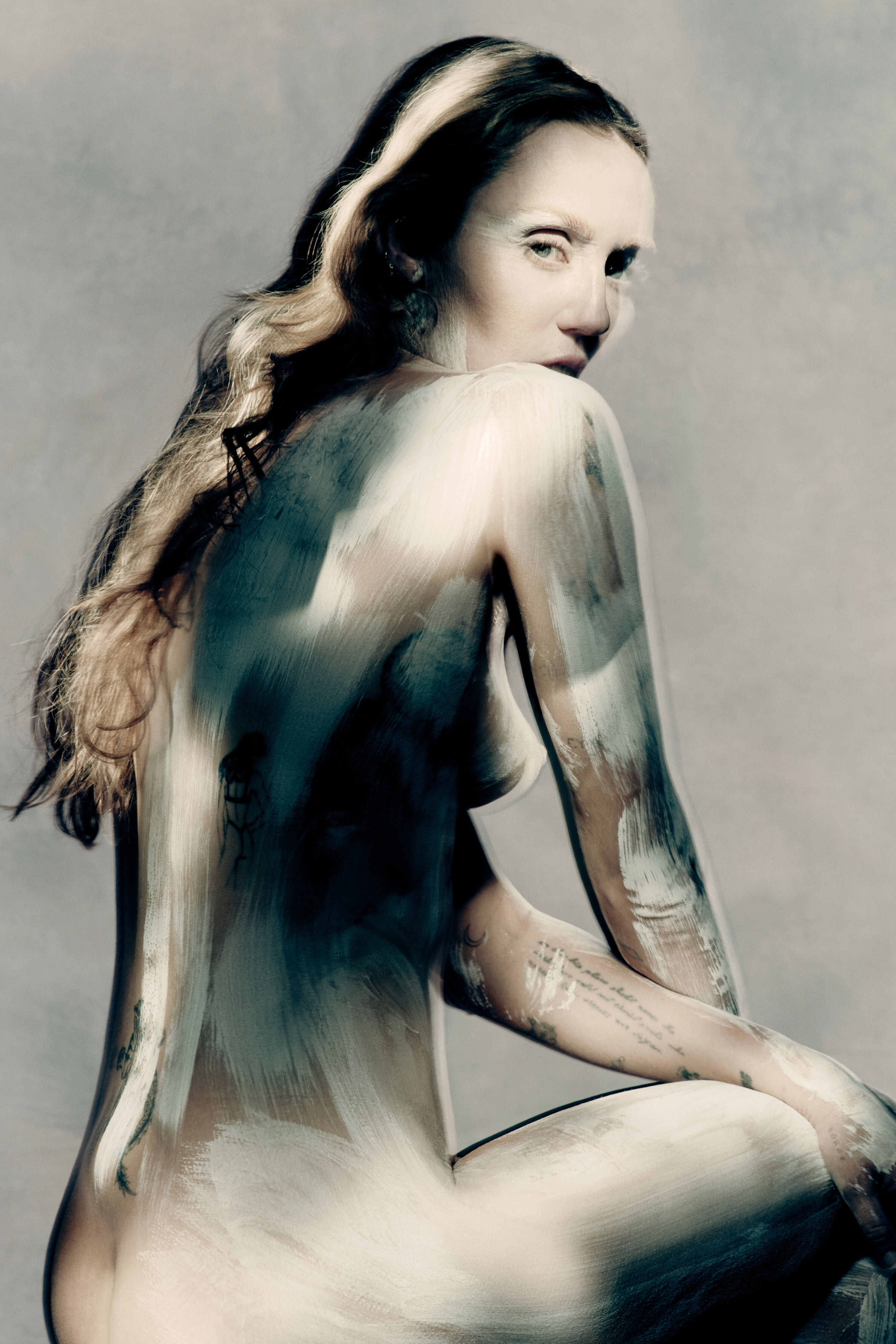 Рекламные кампании осень-зима 2025 как инструкция по применению (фото 45)