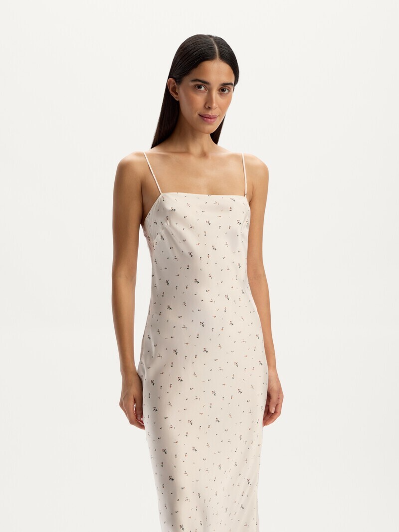 «Комбинации» на выход: 20 платьев в бельевом стиле (фото 23)